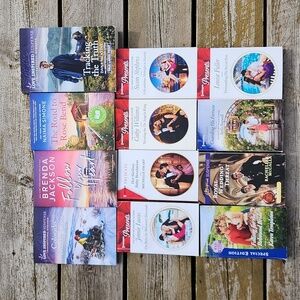12 Harlequin Intrigue books